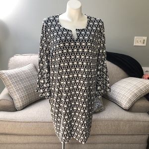 Signature by Robbie Bee lined black & white dress